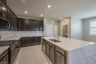 Photo #1: 2524472 Listing 