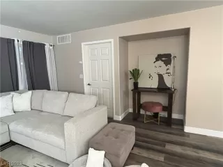 Photo #3: 2524498 Listing