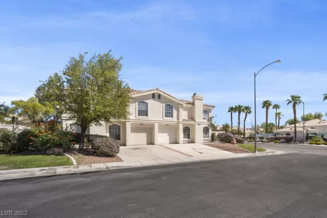 MLS: 2524539 Condo For Sale