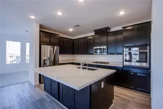 Photo #1: 2524546 Listing 