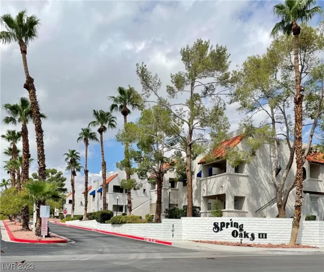 MLS: 2524590 Condo For Sale