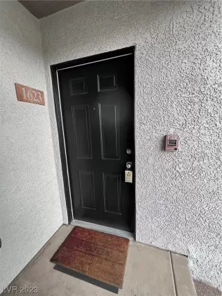Photo #3: 2524596 Listing 