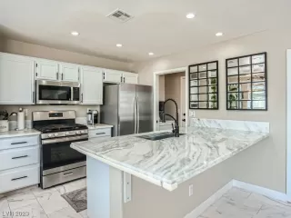 Photo #3: 2524627 Listing