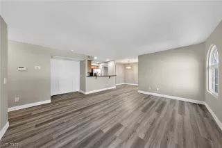 Photo #2: 2524633 Listing