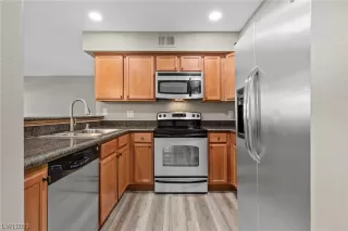 Photo #5: 2524633 Listing