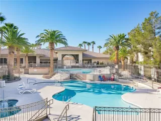 Photo #5: 2524667 Listing 