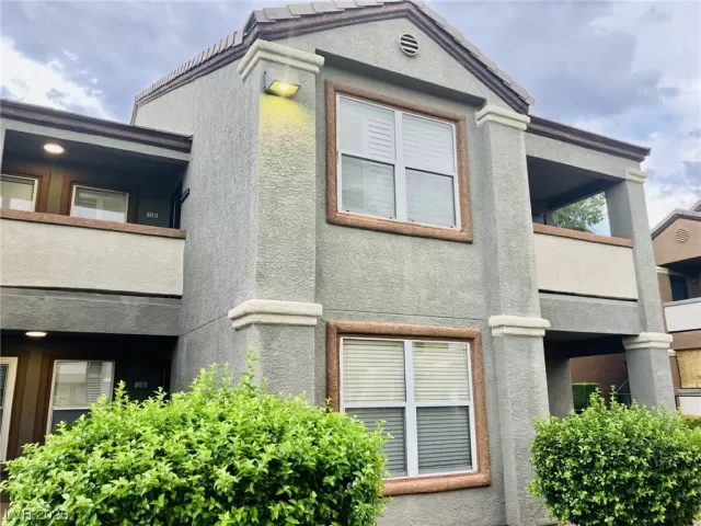 MLS: 2524681 Condo For Sale