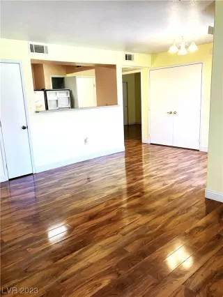 Photo #5: 2524681 Listing 