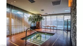 Photo #6: 2524684 Listing