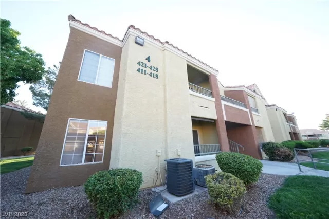 MLS: 2524781 Condo For Sale