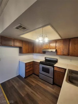 Photo #6: 2524863 Listing 