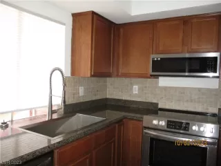 Photo #4: 2524870 Listing 