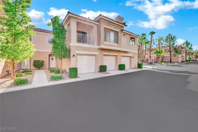 MLS: 2524875 Condo For Sale