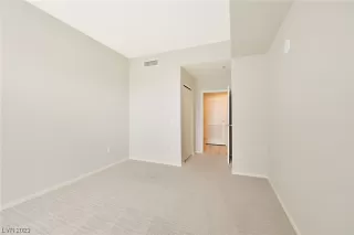 Photo #5: 2524891 Listing 