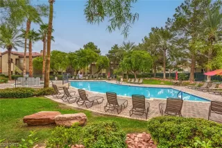 Photo #4: 2524965 Listing