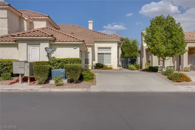 MLS: 2525022 Condo For Sale