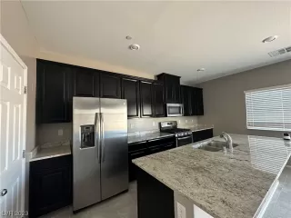 Photo #1: 2525040 Listing 