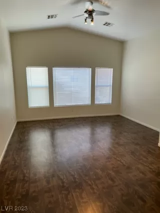 Photo #4: 2525066 Listing