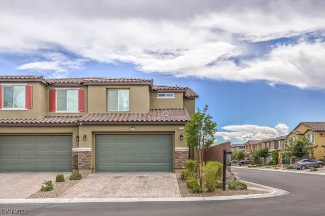 MLS: 2525070 Condo For Sale