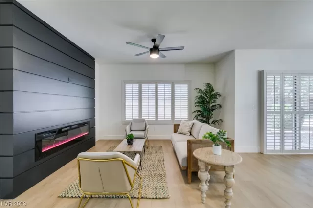 MLS: 2525076 Condo For Sale