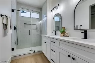 Photo #1: 2525076 Listing 