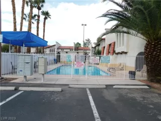 Photo #2: 2525108 Listing 