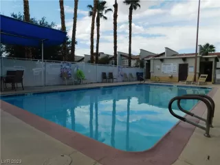 Photo #3: 2525108 Listing 