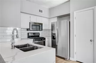 Photo #5: 2525156 Listing