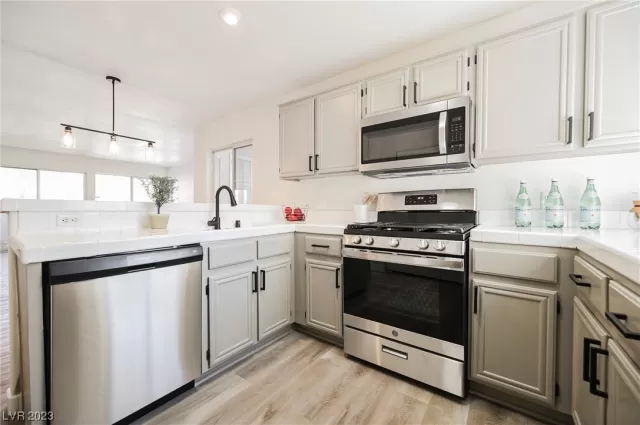 MLS: 2525185 Condo For Sale