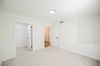 Photo #3: 2525185 Listing