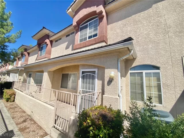 MLS: 2525204 Condo For Sale