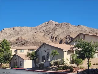 Photo #1: 2525210 Listing 