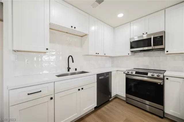 MLS: 2525235 Condo For Sale