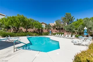 Photo #4: 2525265 Listing