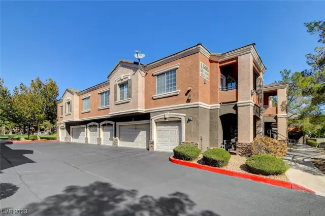 MLS: 2525273 Condo For Sale