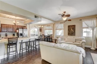 Photo #3: 2525273 Listing