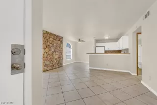 Photo #3: 2525279 Listing 