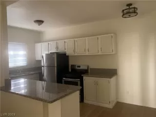 Photo #1: 2525289 Listing 