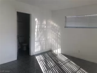 Photo #1: 2525295 Listing 