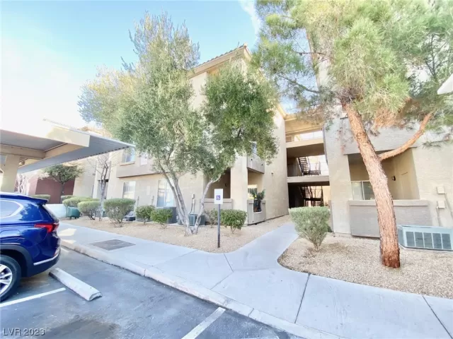 MLS: 2525317 Condo For Sale