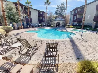 Photo #2: 2525317 Listing 