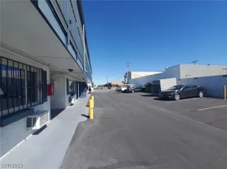 Photo #3: 2525328 Listing