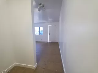 Photo #4: 2525328 Listing