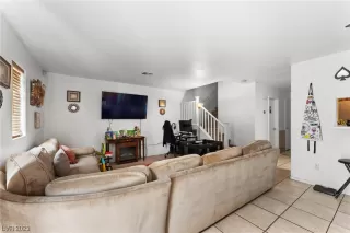 Photo #2: 2525350 Listing 