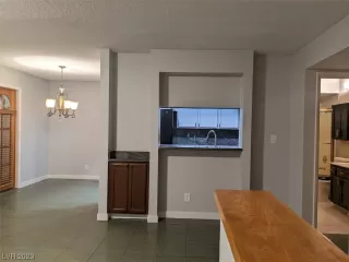 Photo #5: 2525397 Listing