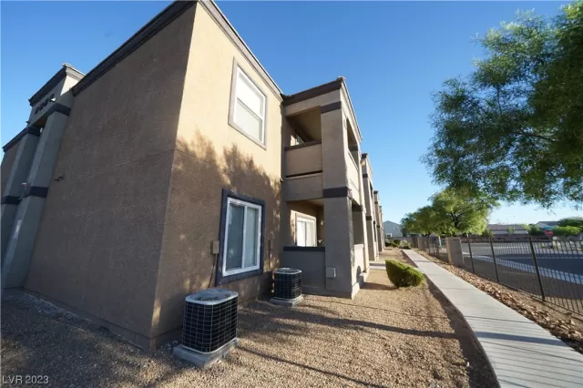 MLS: 2525427 Condo For Sale