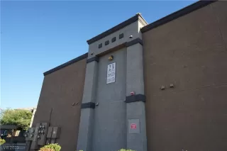 Photo #1: 2525427 Listing 