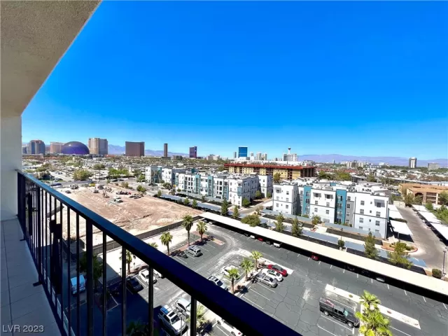 MLS: 2525440 Condo For Sale