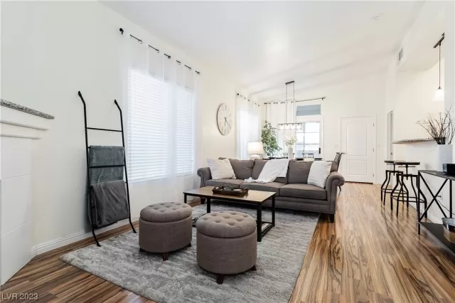 MLS: 2525451 Condo For Sale