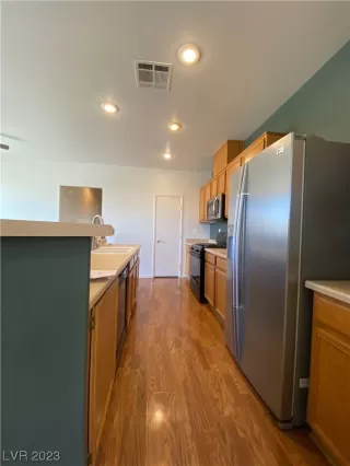 Photo #3: 2525453 Listing 